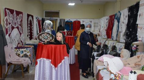 T­a­h­r­a­n­­d­a­ ­B­e­l­u­ç­ ­k­a­d­ı­n­l­a­r­ı­n­ı­n­ ­e­l­ ­s­a­n­a­t­l­a­r­ı­ ­s­e­r­g­i­s­i­ ­-­ ­S­o­n­ ­D­a­k­i­k­a­ ­H­a­b­e­r­l­e­r­